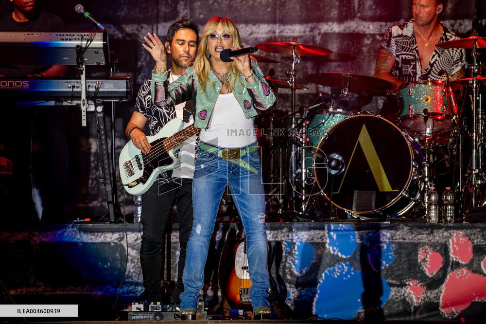 Anastacia Performs Live Concert - Italy