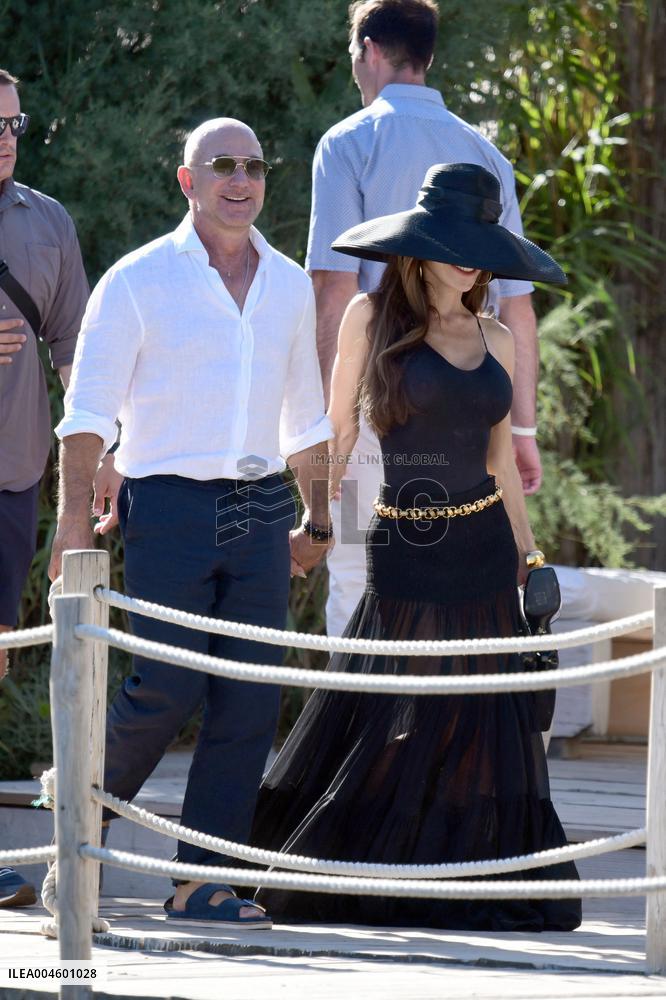 Jeff Bezos And Wife Lauren Sanchez At Club 55 - Saint Tropez