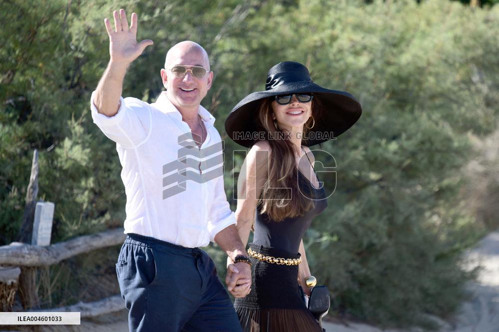 Jeff Bezos And Wife Lauren Sanchez At Club 55 - Saint Tropez