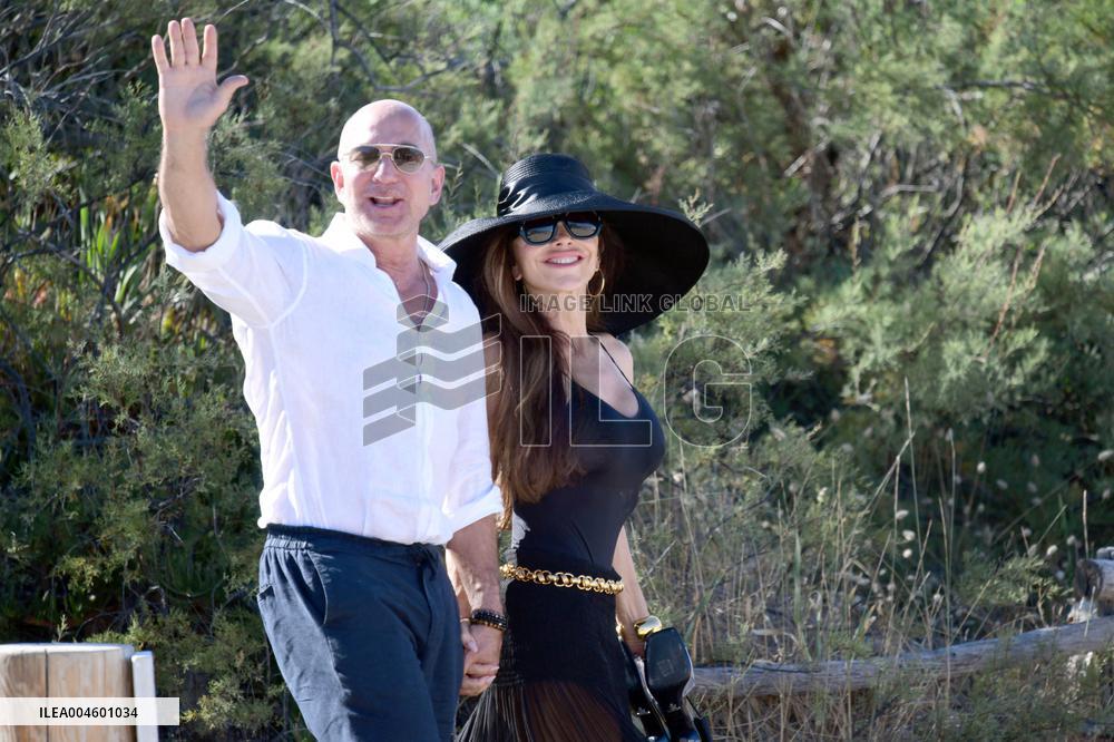 Jeff Bezos And Wife Lauren Sanchez At Club 55 - Saint Tropez