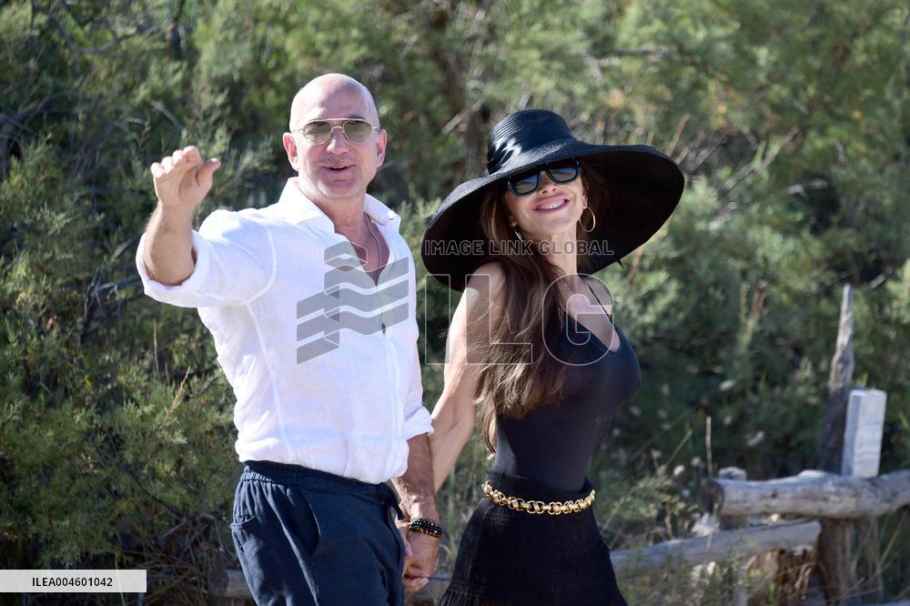 Jeff Bezos And Wife Lauren Sanchez At Club 55 - Saint Tropez