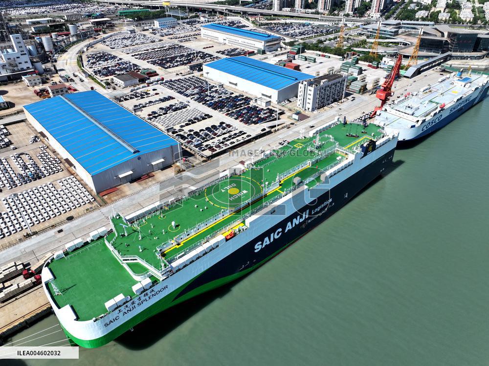 China Lianyungang Port Export Vehicles