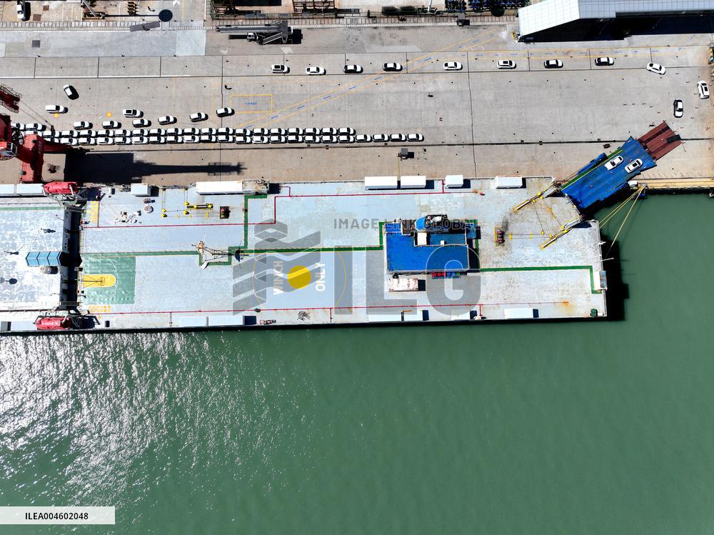 China Lianyungang Port Export Vehicles