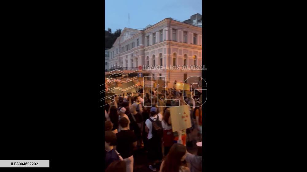 Ukraine: Protests Erupt Against Bill Weakening Anti-Corruption Agencies 2