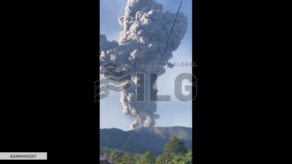 Indonesia: Mount Marapi Erupts, Ash Plume Reaches 1.6 Kilometers 5
