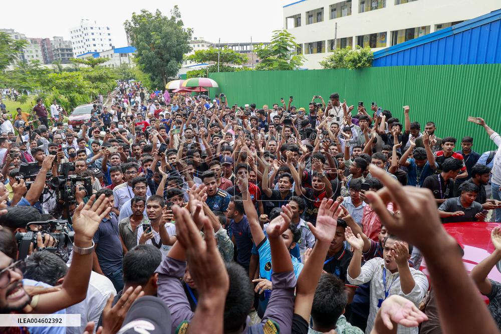 Bangladesh Students Demand Accountability After Deadly Air Force Jet Crash - Dhaka