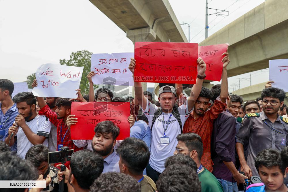 Bangladesh Students Demand Accountability After Deadly Air Force Jet Crash - Dhaka