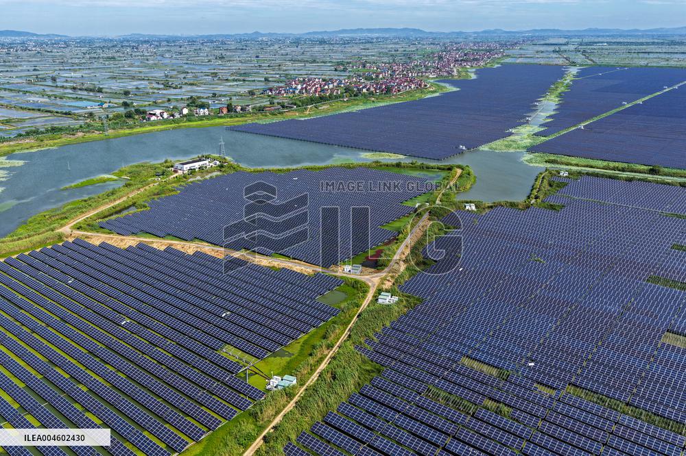 Largest Single-unit Affordable 260MW FISHER-Solar Hybrid Project PV Power Station in East China
