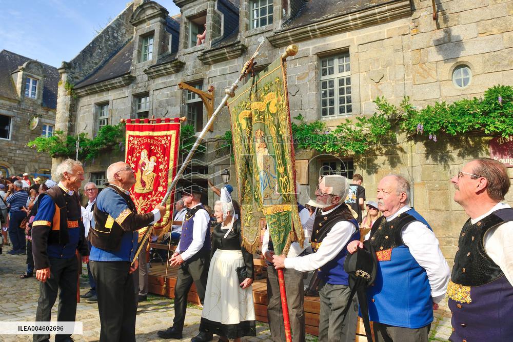 Locronan - La Grande Tromenie - France