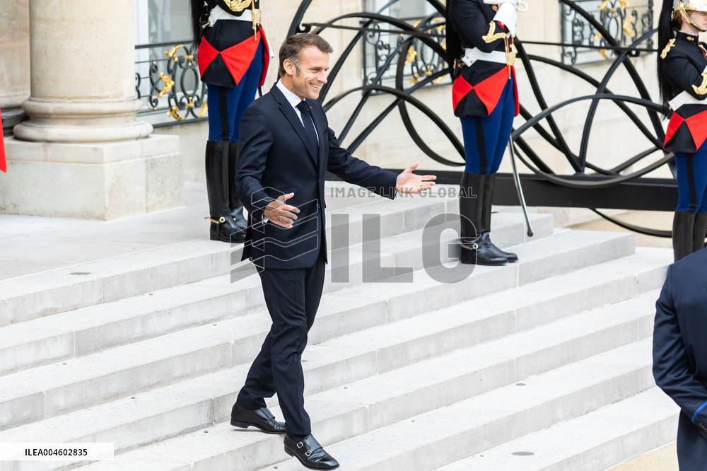 Jotham Napat Received At Elysee - Paris NB