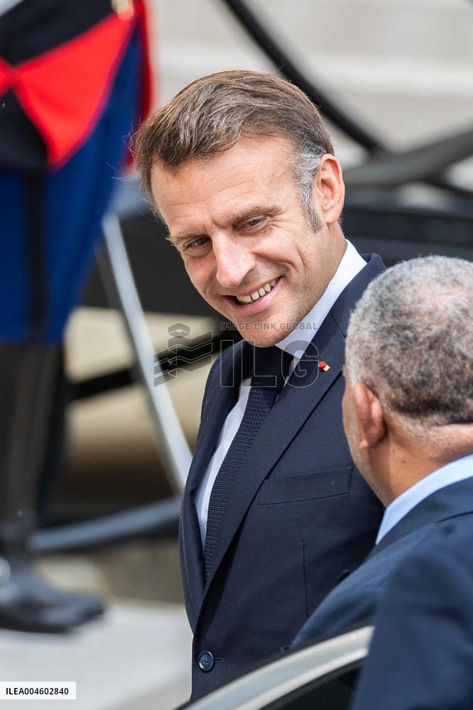 Jotham Napat Received At Elysee - Paris NB