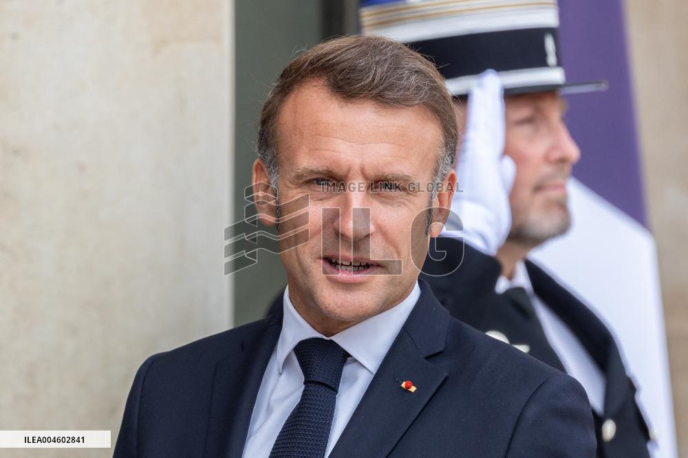 Jotham Napat Received At Elysee - Paris NB