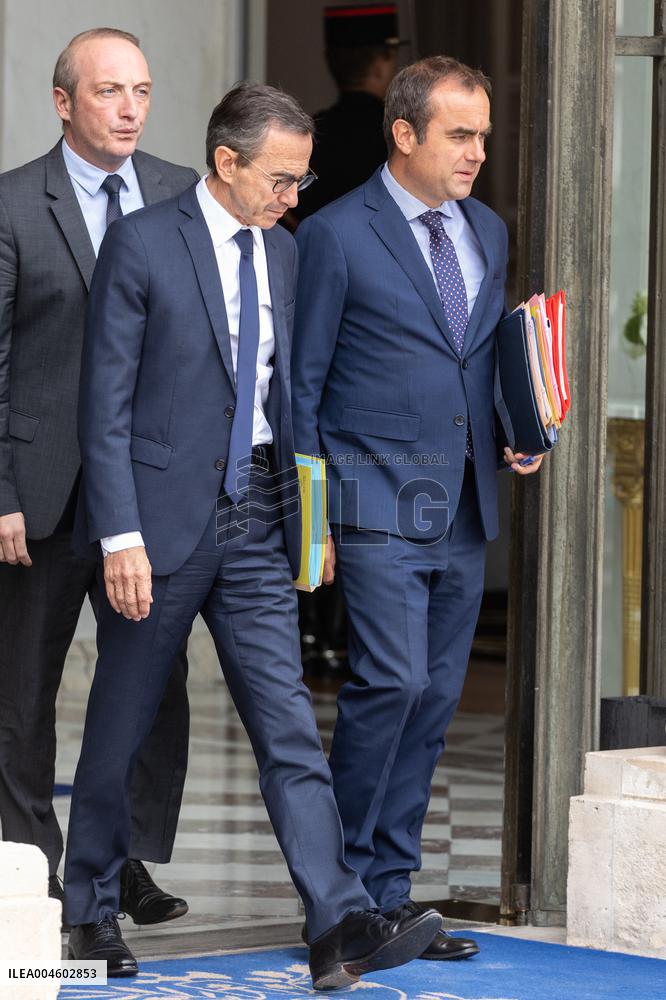 Weekly Cabinet Meeting - Paris NB