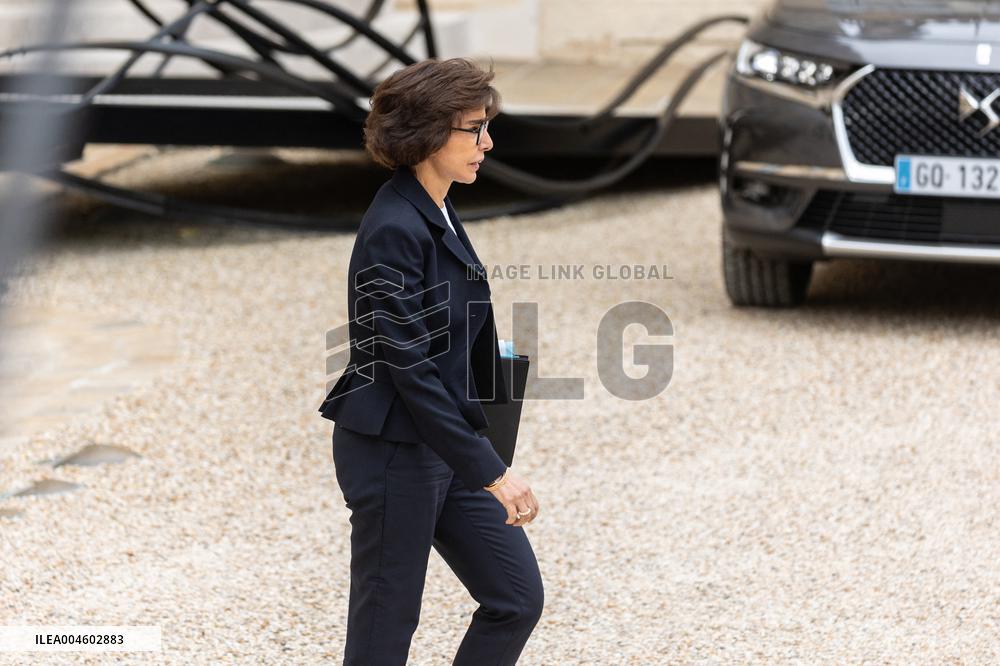 Weekly Cabinet Meeting - Paris NB