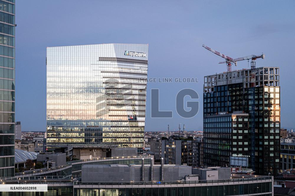 Panoramic Views of Milan's Porta Nuova District - Italy