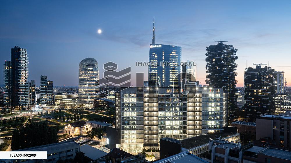 Panoramic Views of Milan's Porta Nuova District - Italy