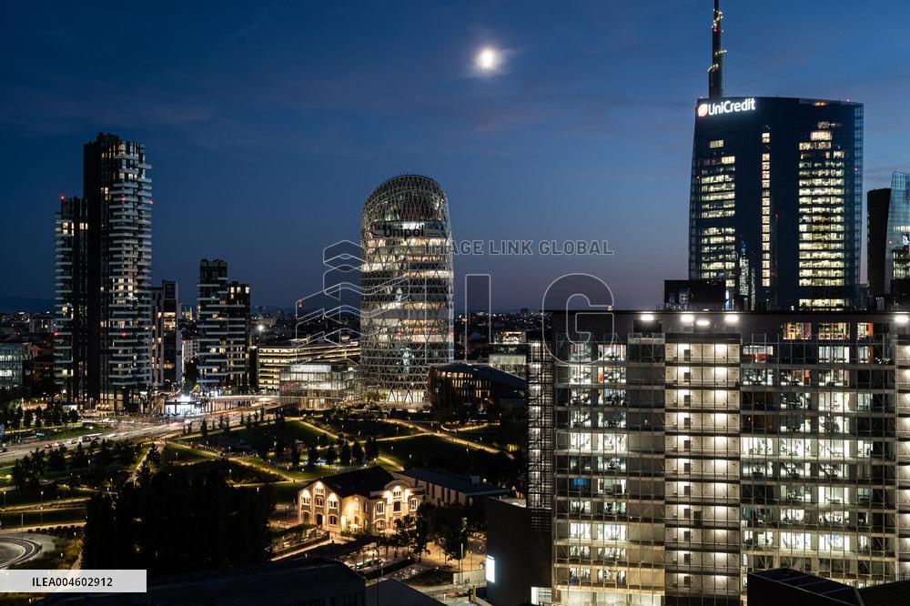 Panoramic Views of Milan's Porta Nuova District - Italy