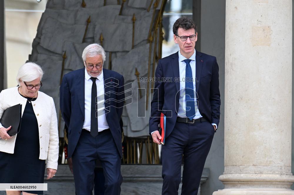 Cabinet Meeting Concludes at Elysee Palace - Paris