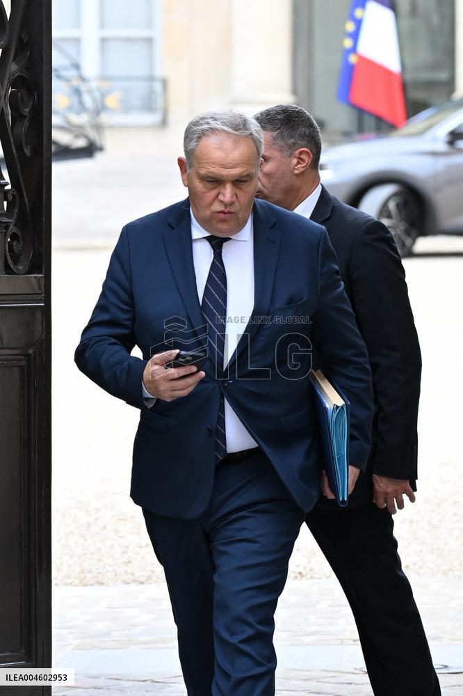 Cabinet Meeting Concludes at Elysee Palace - Paris