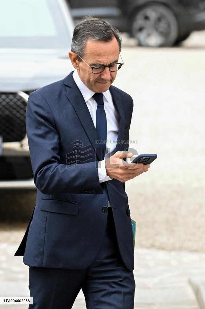 Cabinet Meeting Concludes at Elysee Palace - Paris