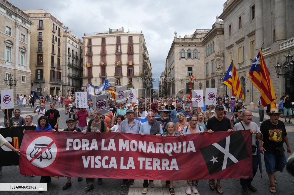 anti-Monarchist Protest Against King's Visit to Liceu - Spain