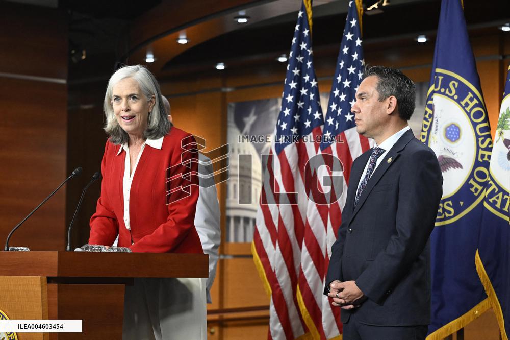 US House Democratic Leadership Press Conference