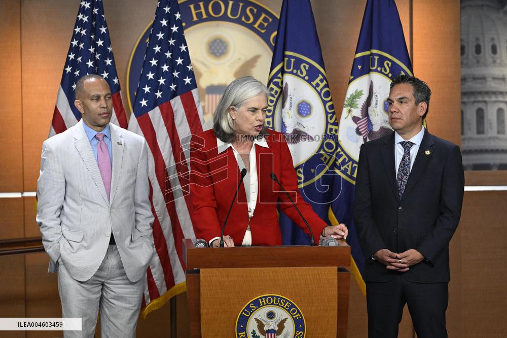 US House Democratic Leadership Press Conference