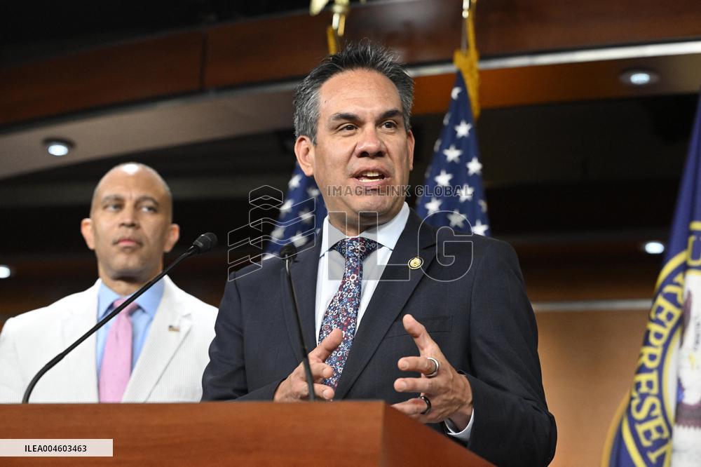 US House Democratic Leadership Press Conference