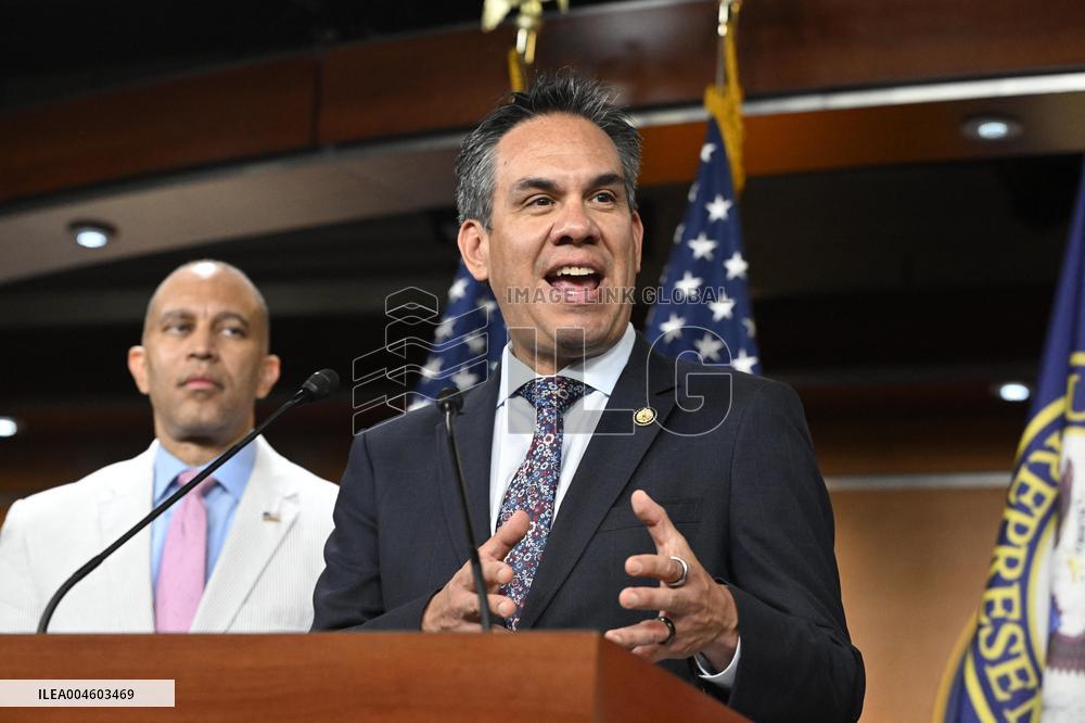 US House Democratic Leadership Press Conference