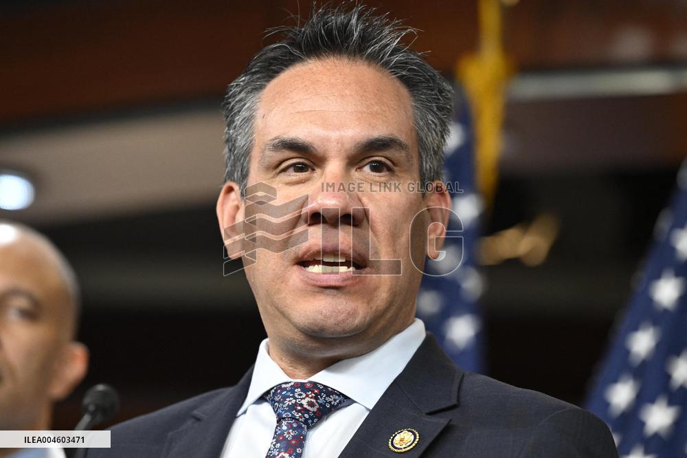 US House Democratic Leadership Press Conference