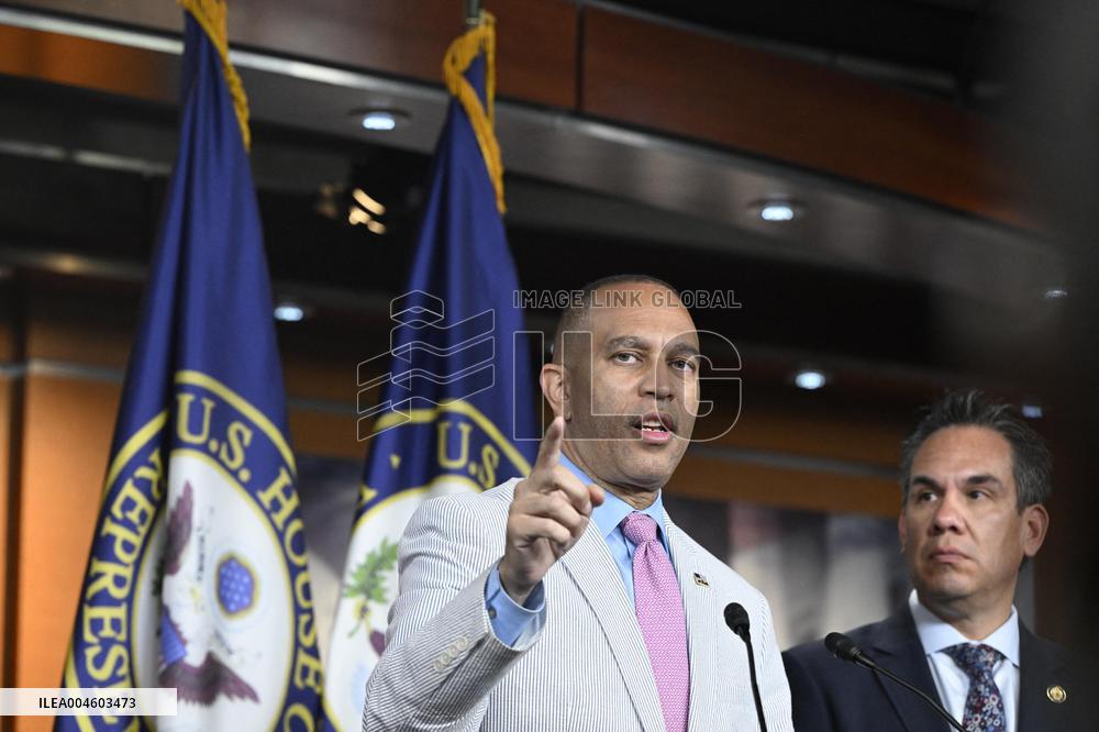 US House Democratic Leadership Press Conference