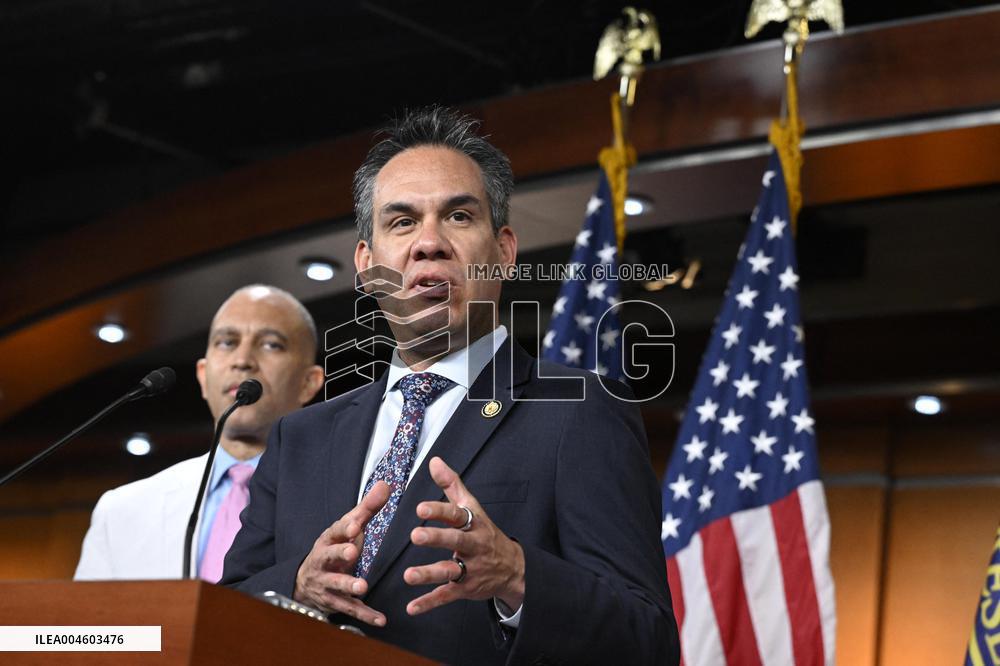 US House Democratic Leadership Press Conference