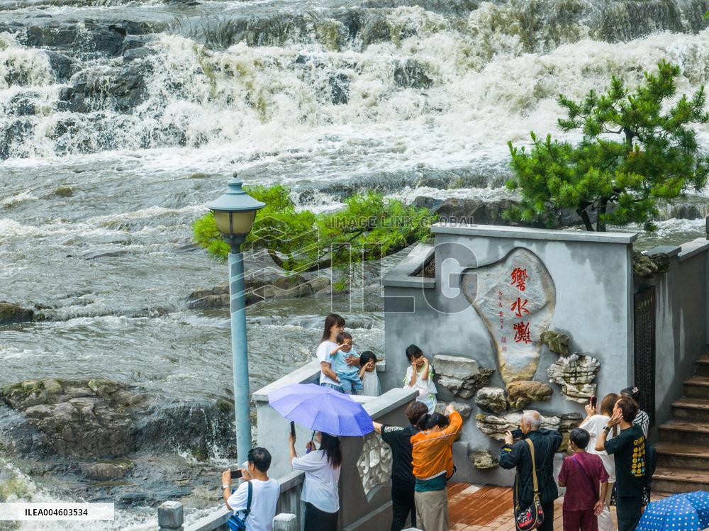 Xiangshuitan Waterfall