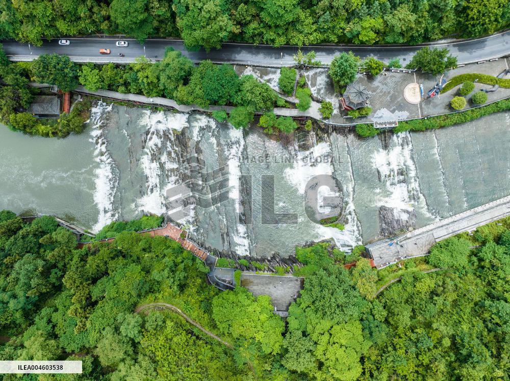 Xiangshuitan Waterfall