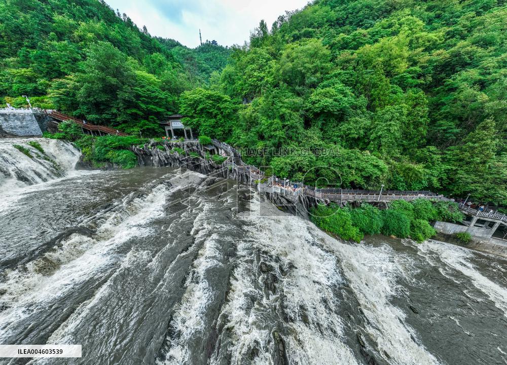 Xiangshuitan Waterfall