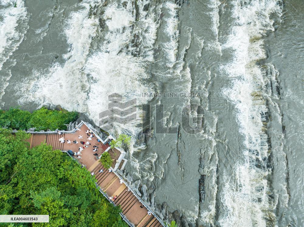 Xiangshuitan Waterfall