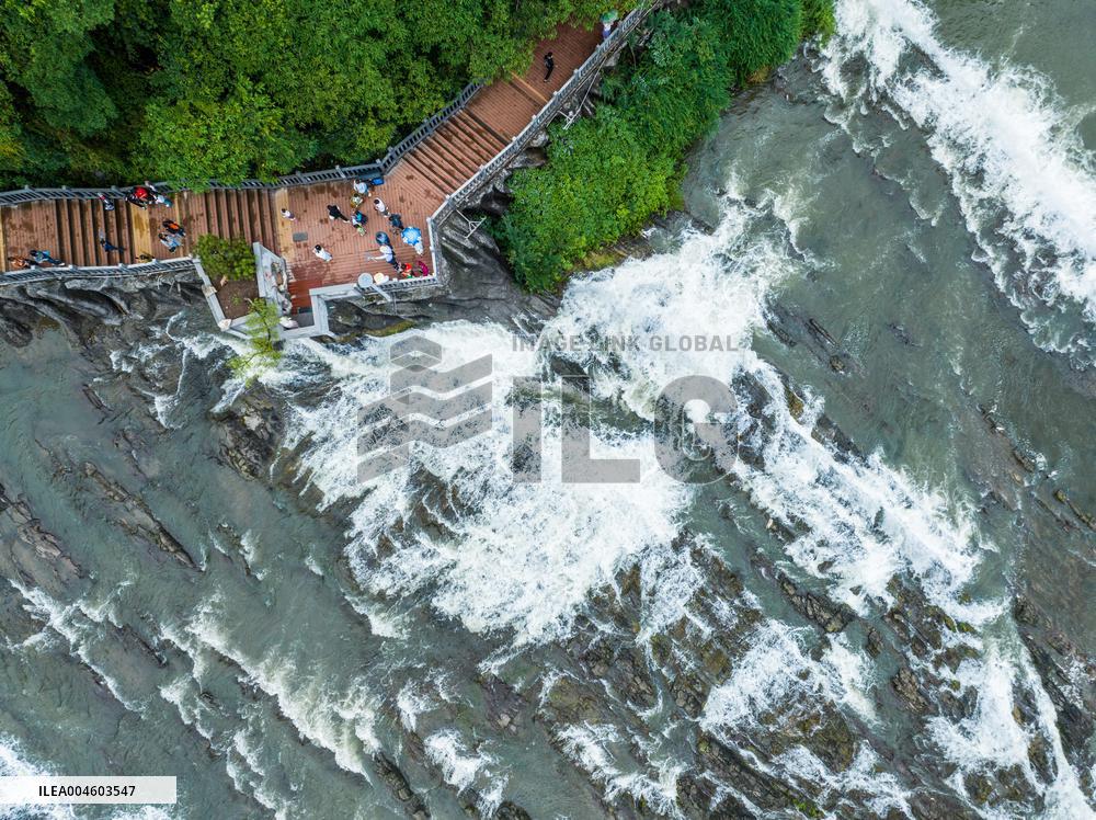 Xiangshuitan Waterfall