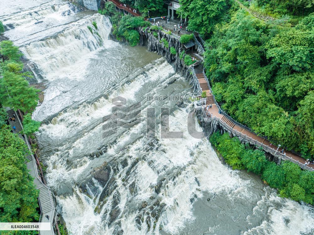 Xiangshuitan Waterfall