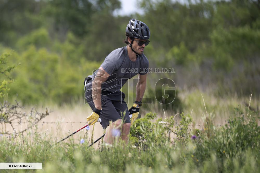 CARL PHILIP ROLLER SKIS