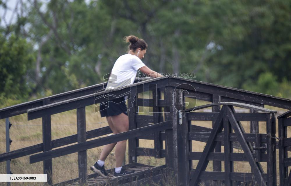 CROWN PRINCESS VICTORIA JOGGING