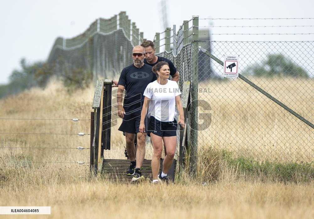 CROWN PRINCESS VICTORIA JOGGING
