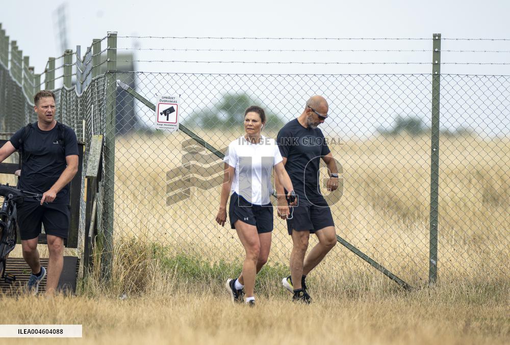 CROWN PRINCESS VICTORIA JOGGING