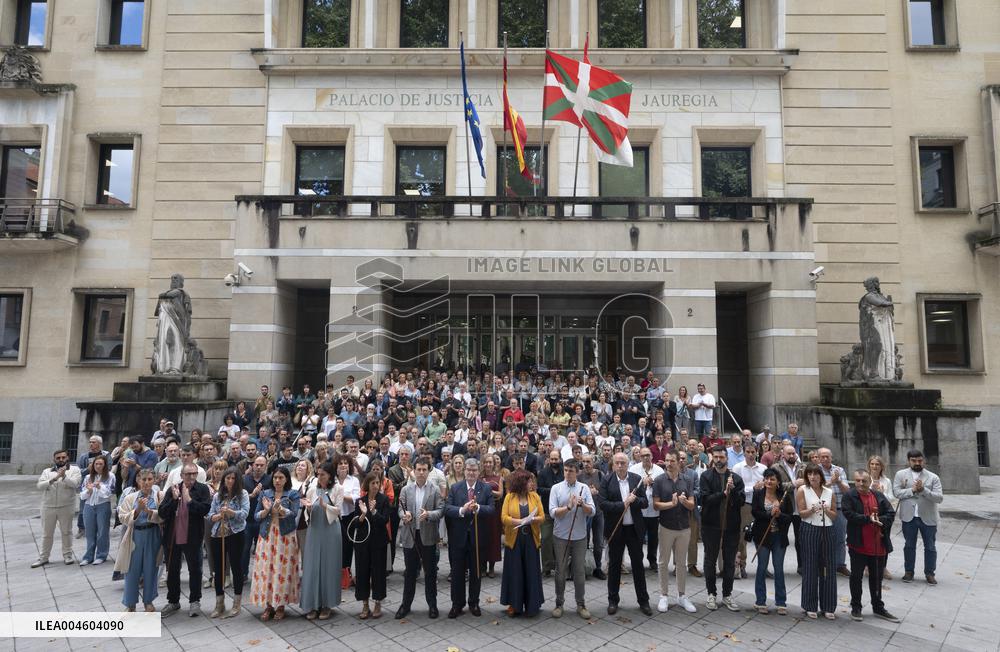 200+ Mayors Rally in Bilbao Against Basque Language Ruling - Spain