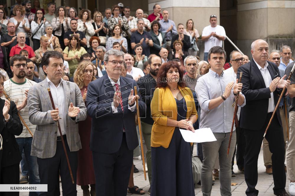200+ Mayors Rally in Bilbao Against Basque Language Ruling - Spain