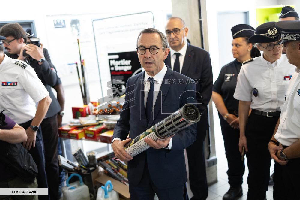 Bruno Retailleau visits the 20th Arrondissement Police Station - Paris