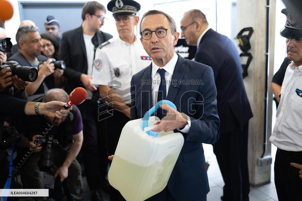 Bruno Retailleau visits the 20th Arrondissement Police Station - Paris