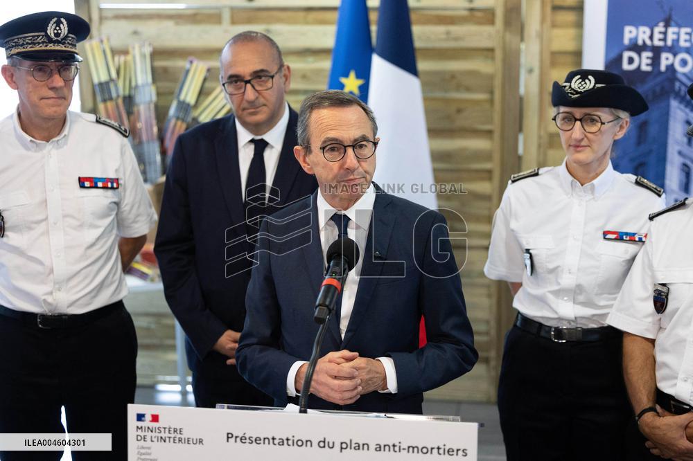 Bruno Retailleau visits the 20th Arrondissement Police Station - Paris