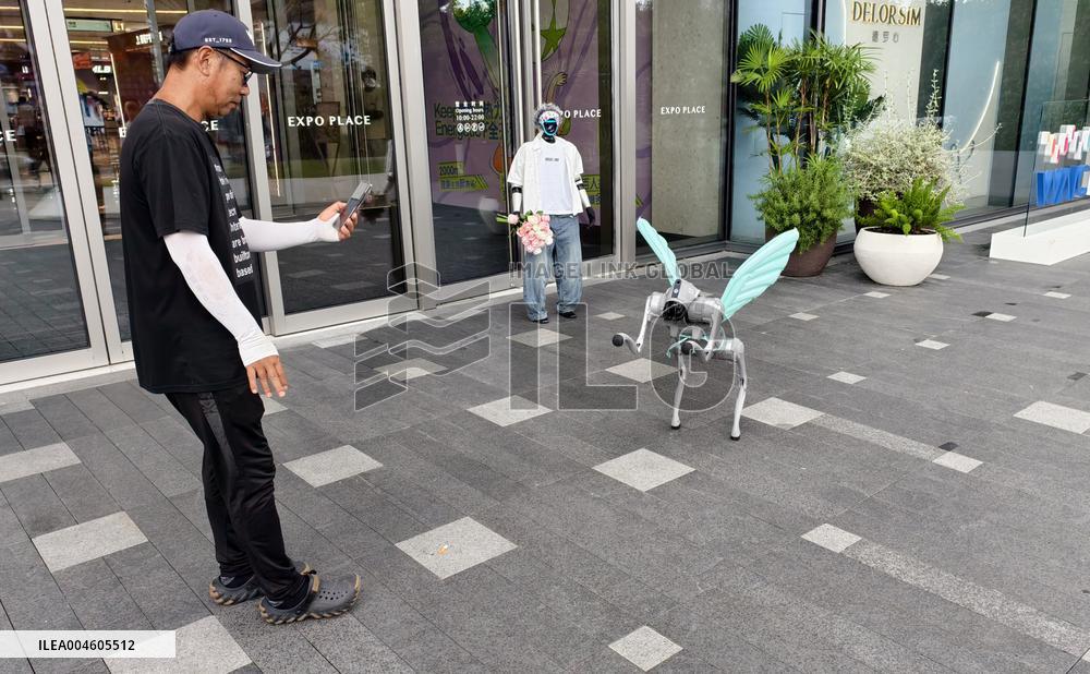 WAIC Unitree Robot