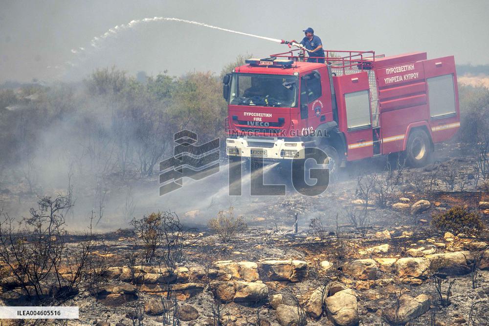 Wildfire Breaks Out in Limassol - Cyprus