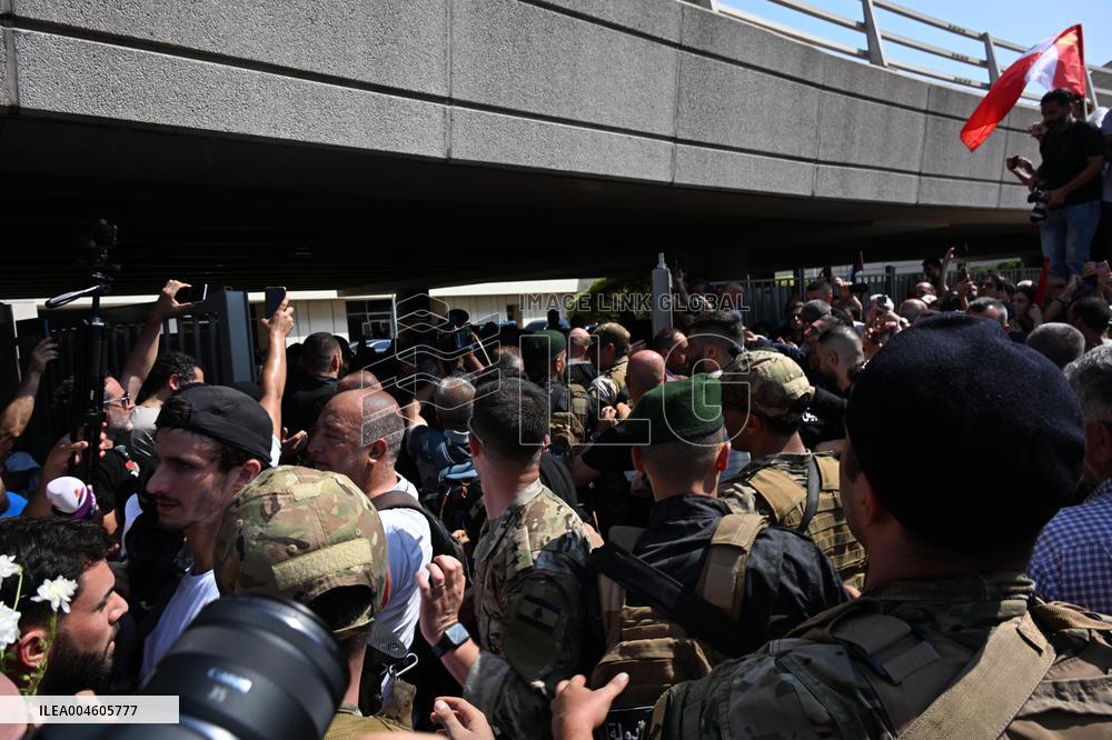 Militant Georges Abdallah Arrives In Lebanon After More Than 40 Years In French Detention